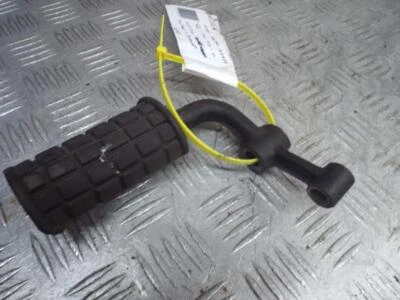 Suzuki GS400 GS425 Twin 1976-on Left Footpeg Rest & Bracket  - Изображение 1 из 4