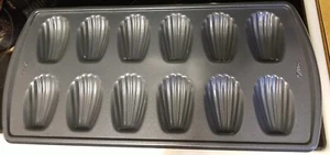 Wilton Cake Pan Madeleine Mold Non Stick Shell Mold 2” X3” Holiday Season bake - Picture 1 of 6