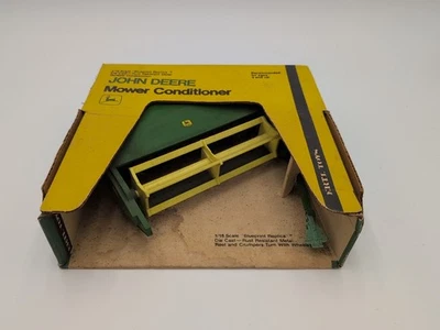 1/16 Ertl Farm Toy John Deere Mower Conditioner - Image 1 of 4
