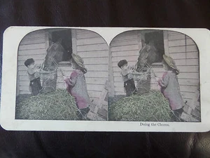 "c.1895 ENTZÜCKENDE FARBEN 3D STEREOGRAPH/STEREOGRAMM FOTO ""die Hausarbeiten erledigen" - Bild 1 von 1