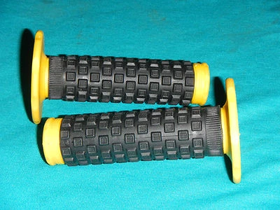 JUEGO DE EMPUÑADURAS MX MANILLAR 7/8 PULGADAS Maico ATK Ossa Trial Bultaco beta cz NEGRO Foto 1 de 4