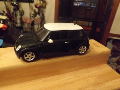 Maisto, Mini Cooper, 1:24, verde-usado Foto 1 de 3