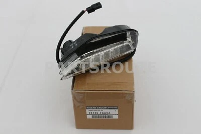 Luz intermitente delantera izquierda Infiniti Q50 Sport 2014-2018 OEM 26135-4GA0A Foto 1 de 4