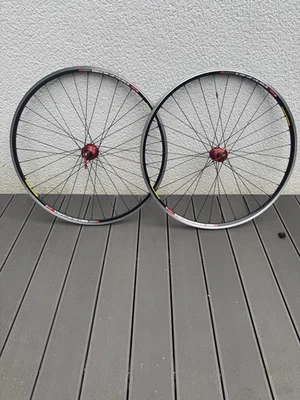 Hope RS Mono Laufradsatz 26” – rot, Disc, Mavic Felgen, Schnellspanner - Bild 1 von 4