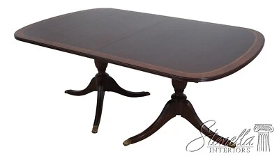 L67789: Mesa de comedor HENKEL HARRIS modelo 2207 con bandas de caoba Foto 1 de 4