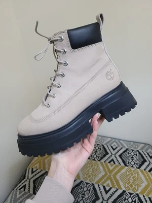 Usadas en Excelente Condición Timberland Sky 6" Gruesas Botas de Plataforma Talla 6 Cachemira Pura Desnudo - Negras - Imagen 1 de 4
