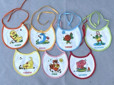 Juego de 7 baberos de bebé días de la semana años 80 lindos animales Foto 1 de 4