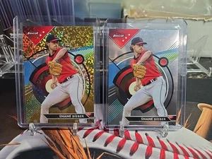 Mini refractor de diamantes Topps Finest Shane Bieber Gold 2023 38/50 Blue Jays - Imagen 1 de 4