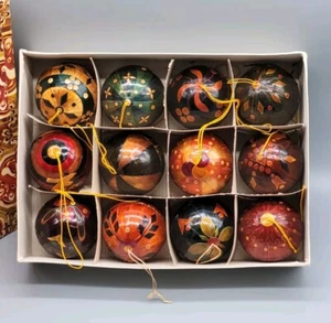 12 Vintage Lillian Vernon Holz Rattan 2" Kugel Ornamente Öffnen & Schließen Füllen Geschenke Weihnachten - Bild 1 von 16