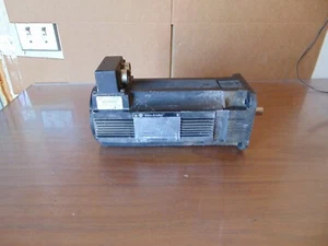 Allen Bradley 1326AB-B420H-S2L Servo Motor - Picture 1 of 3