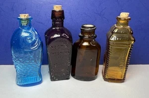 Lote de 4 Botellas De Colección 3" Dr Fisch's Tree of Life Berrings Bitters Taiwán - Imagen 1 de 5