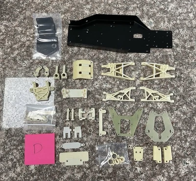 Vintage Associated RC10 GT Nitro Parts Lot RC10GT Bulkhead Misc Lot D - Image 1 of 4