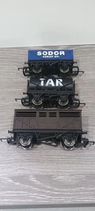 Hornby Thomas The Tank Engine Freight Wagons X 3 Cattle Wagon Sodor Scrap Tar - Picture 1 of 6