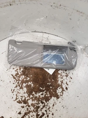 Used Right Sun Visor fits: 2008 Hyundai Sonata illuminated w/o sunroof Right Gra - Image 1 of 4