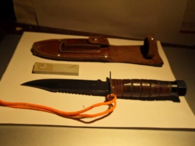 FACA DE COMBATE VINTAGE EDGECO 5" LÂMINA CABO DE COURO BOTA COM BAINHA E PEDRA JAPÃO - Imagem 1 de 4