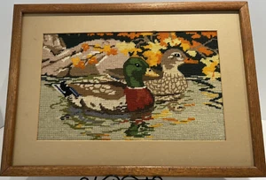 Vintage Schwimmenten im Herbst auf Teich Nadelspitze mattiertes Eichengestell - Bild 1 von 22