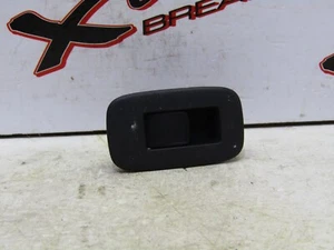 TOYOTA AURIS 2007-2011 ELECTRIC WINDOW SWITCH (REAR DRIVER SIDE) WS220 - Picture 1 of 3