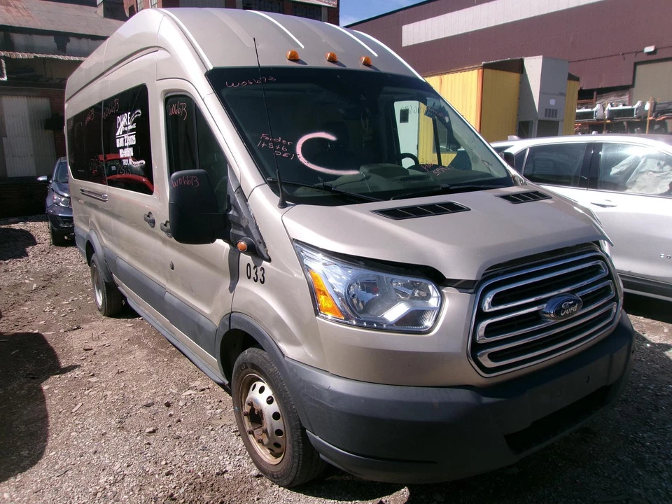 Used Rear Right Door Assembly Rear Side fits: 2017 Ford Transit 350 sliding high Foto 1 de 4