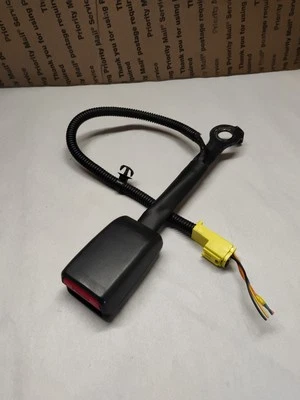 2008-2009 Kia Sportage Driver Seat Belt Seatbelt Buckle Connector black 08 09 - Image 1 of 4