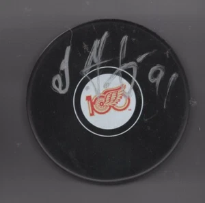 SERGEI FEDOROV SIGNIERT HUNDERTJÄHRIGES DETROIT RED WINGS HOCKEY PUCK BECKETT QR COA - Bild 1 von 2