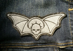 Embroidery Vampire Bat Skull 5"x3" sew on patch Bicker Punk Metal Battle Jacket - Picture 1 of 2