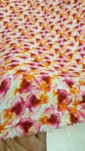 Tela de rayón challis por yarda rosa fucsia naranja flores florales crema gr - Imagen 1 de 10