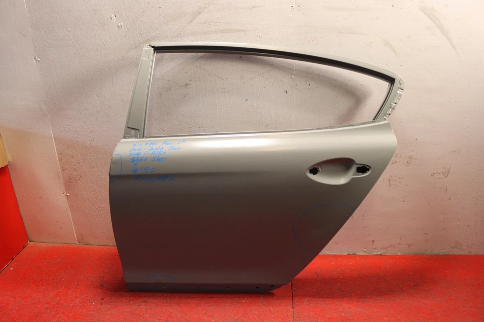 2015 2017 KIA K900 LEFT SIDE REAR DOOR SHELL OEM Foto 1 de 4