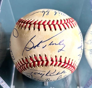 Yankee's Legends Old-Timers HOF Signed Baseball Signed by 15!! - Picture 1 of 5