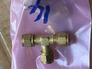 HOKE Gyrolok Flareless Tube Fittings Union Tee, 1/4" Tube OD, Brass 4TTTBR 5 pcs - Picture 1 of 3