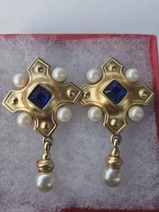 Vtg Ben-Amun Goldtone Blue Sapphire Rhinestone& Pearl Drop Dangle Cross Earrings - Picture 1 of 23