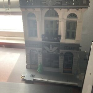 LEGO Creator Expert: Brick Bank (10251) REPLICA