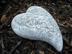 Grabschmuck  großes Herz "Unvergessen"    Frostfest Steinguss Herz - Bild 1 von 3