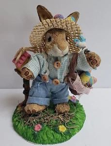 Conejo de Pascua con pájaro azul, estatuilla de huevos de caza, resina y sombrero de paja - Imagen 1 de 6