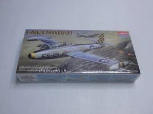 NEU Academy F-84E/G Thunderjet Modellbausatz - Bild 1 von 2