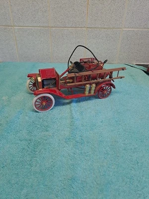 Franklin Mint 1916 Ford Model T Fire Engine  - Image 1 of 4