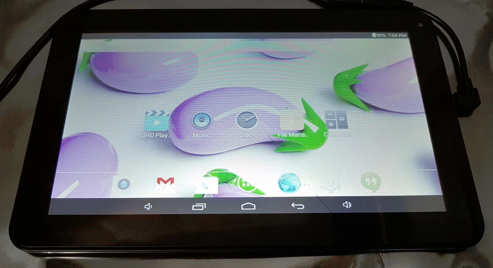 10.1" V11 8GB Tablet PC Android 4.4.2 A33 Quad-Core CPU - Touch Not Working - Image 1 of 4