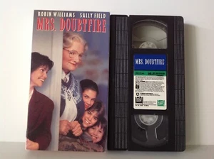 MRS DOUBTFIRE VHS 1993, Rated PG13, Robin Williams, Sally Fields, Pierce Brosnan - Foto 1 di 4