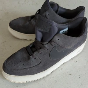 Nike Air Force 1 Sage Low Platform Gray Suede Skate 12 Womens Shoe AR5339-001 - Picture 1 of 8