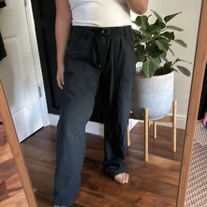 UO X Without Walls Cropped Nylon Trail Pants. Size S Unisex - Picture 1 of 15