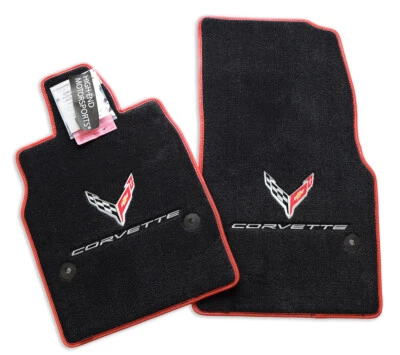 Alfombrillas Chevrolet Corvette C8 banderas y molduras rojas Corvette Premium 32 oz en stock Foto 1 de 4