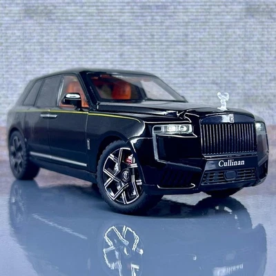 Rolls-Royce Cullinan – 1:24 Scale Diecast Model Car Luxury SUV Black - Image 1 of 4