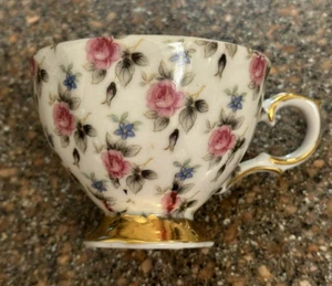 Vintage Tea Cup Floral Roses Chintz Tea Cup Only Gold Trim - Picture 1 of 5