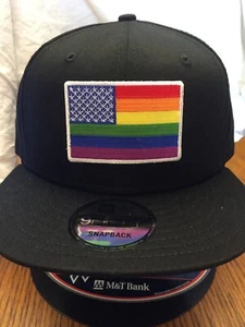 NEGRO New Era NE400 9Fifty Sombrero/Gorra con Orgullo Gay LGBTQ Arco Iris Bandera de EE. UU.   - Imagen 1 de 5