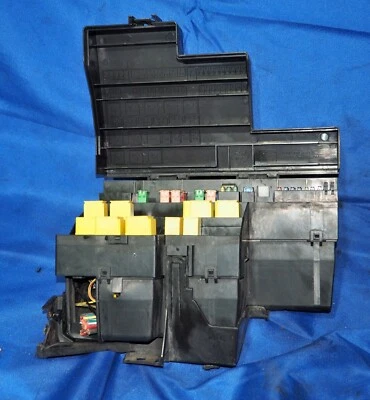 2003-2004 Jaguar S Type Front Engine Power Supply Fuse Box Panel OEM W/Warranty - Image 1 of 4