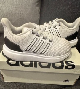 Youth Adidas UBOUNCE DNA WHITE/BLUE SNEAKERS SIZE 7K - Picture 1 of 7