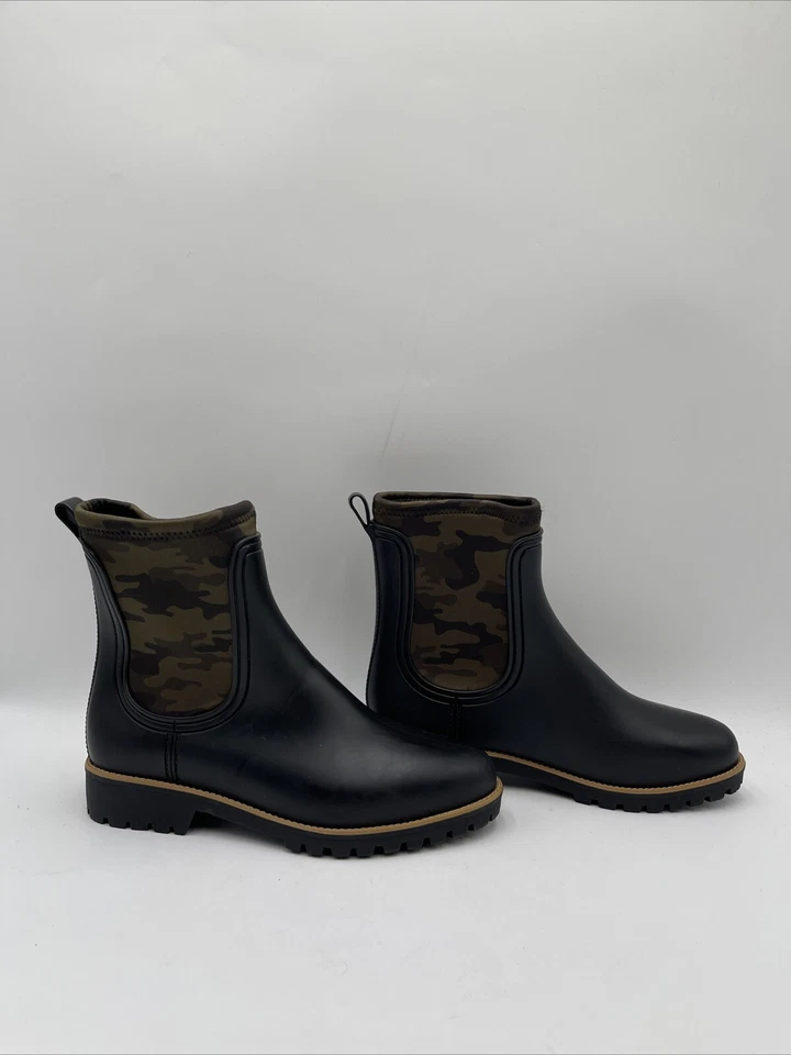 Bernardo ZORA Black Rubber/Camo Round Toe Pull On Ankle Boots Women’s Size 8 - Image 1 of 4