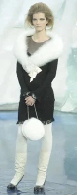 Chanel Runway Fall 2010 Black Wool Tweed Illusion Neckline Dress – Size 38 Foto 1 de 4