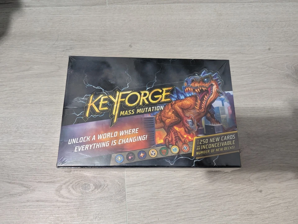 Exhibición de mutación de masa sellada - 12 nuevas cubiertas Keyforge Foto 1 de 1