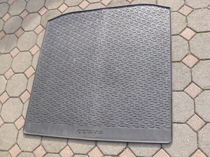 massive Gummimatte 100x100 cm original von Skoda 5E9061160 _ Camping / Anhänger - Bild 1 von 11