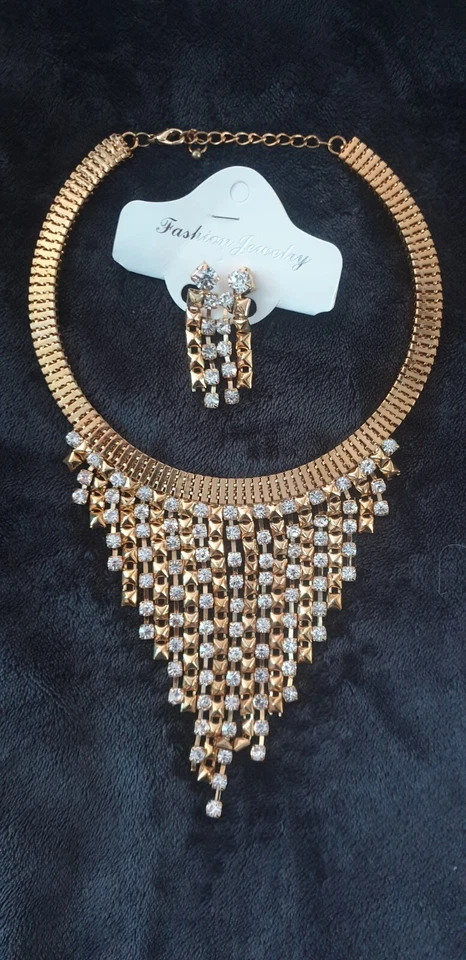 Halsschmuck mit passenden Ohrhängern - Bild 1 von 1